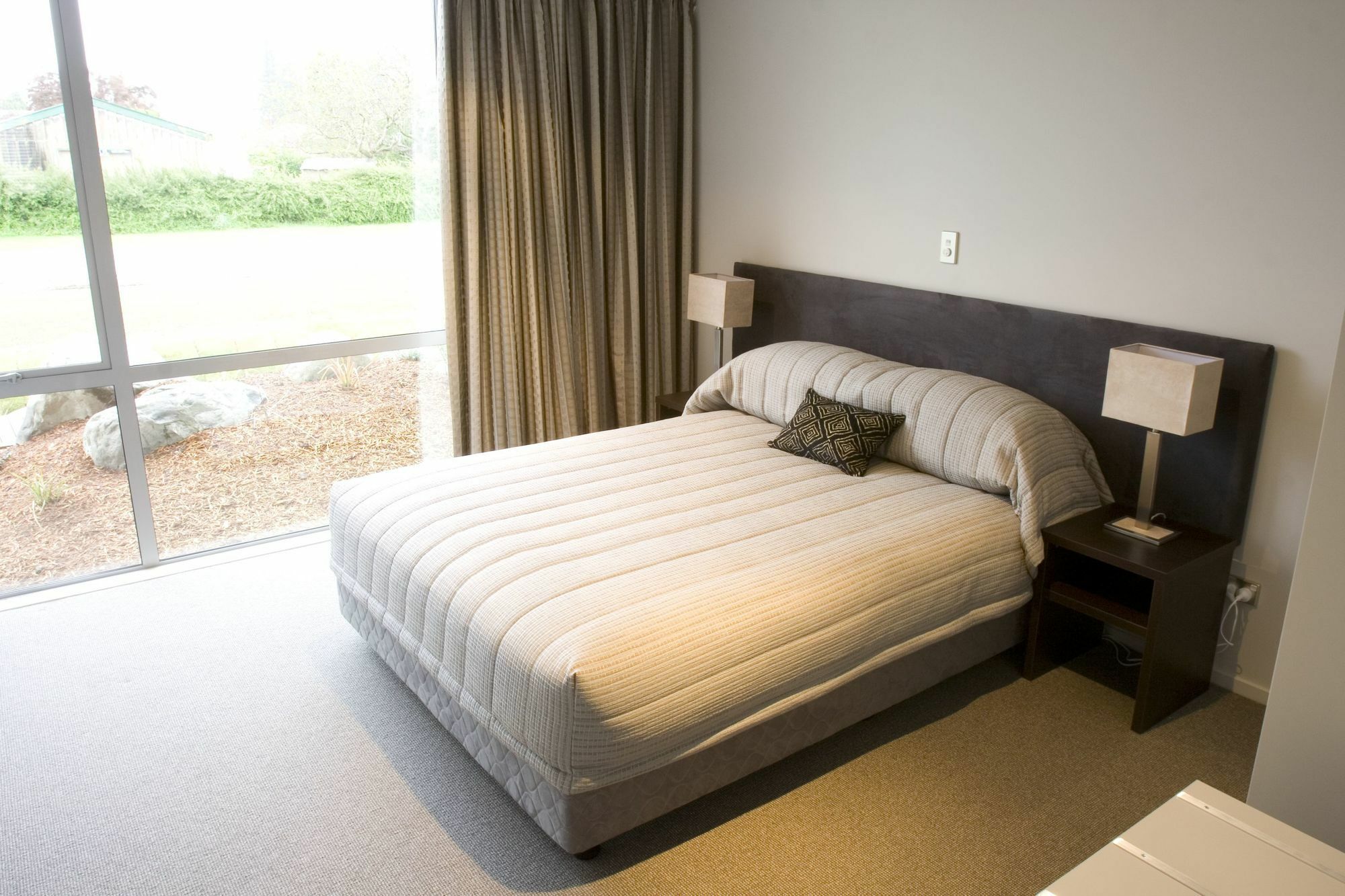 Central Apartments Метвен Экстерьер фото